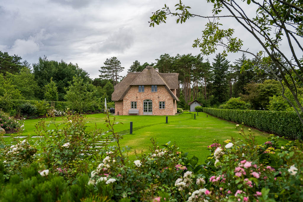 Reetdachhaus in Nebel auf Amrum