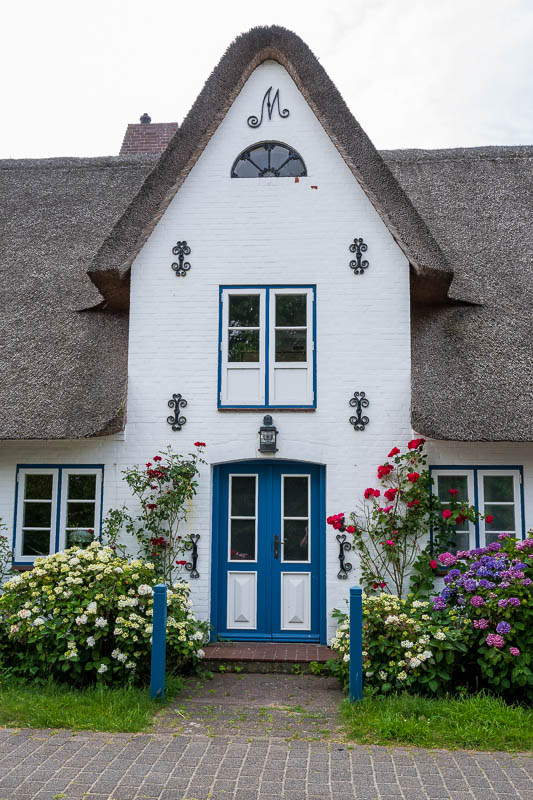 Reetdachhaus in Nebel auf Amrum