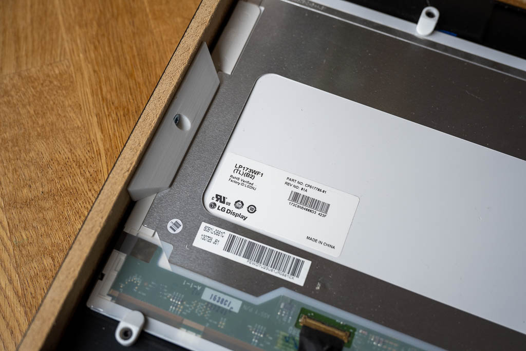 Halterungen für 3D-gedrucktes Passepartout in einem Bilderrahmen von Ikea