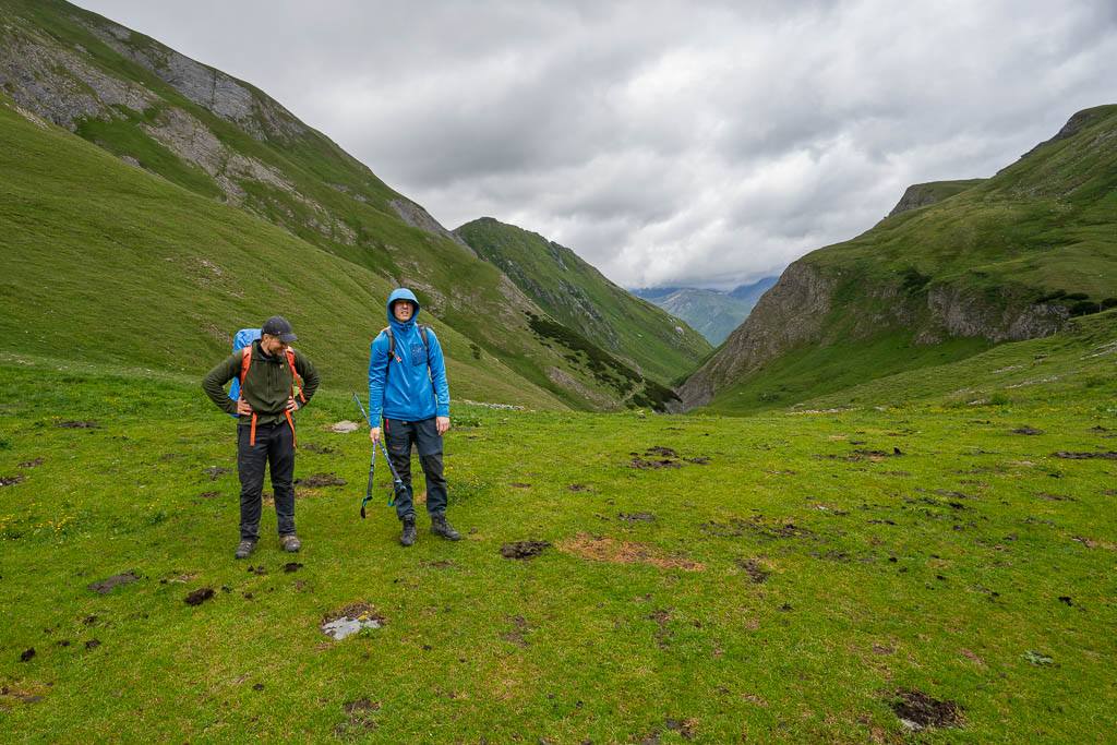 Wanderer beim Aufstieg zur Glorer Hütte