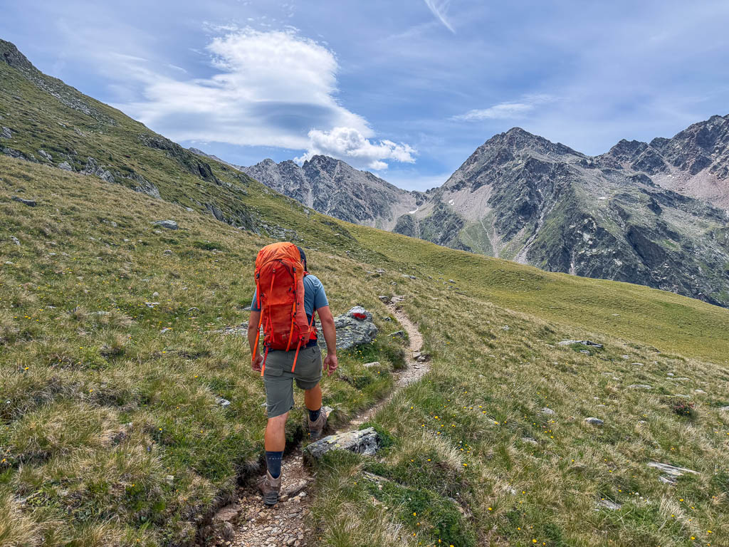 Wanderweg von der Mooseralm durch die karge Hochgebirgslandschaft zum Großen Degenhorn.
