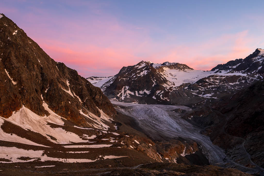 Abendrot über dem Gletscher an der Braunschweiger Hütte
