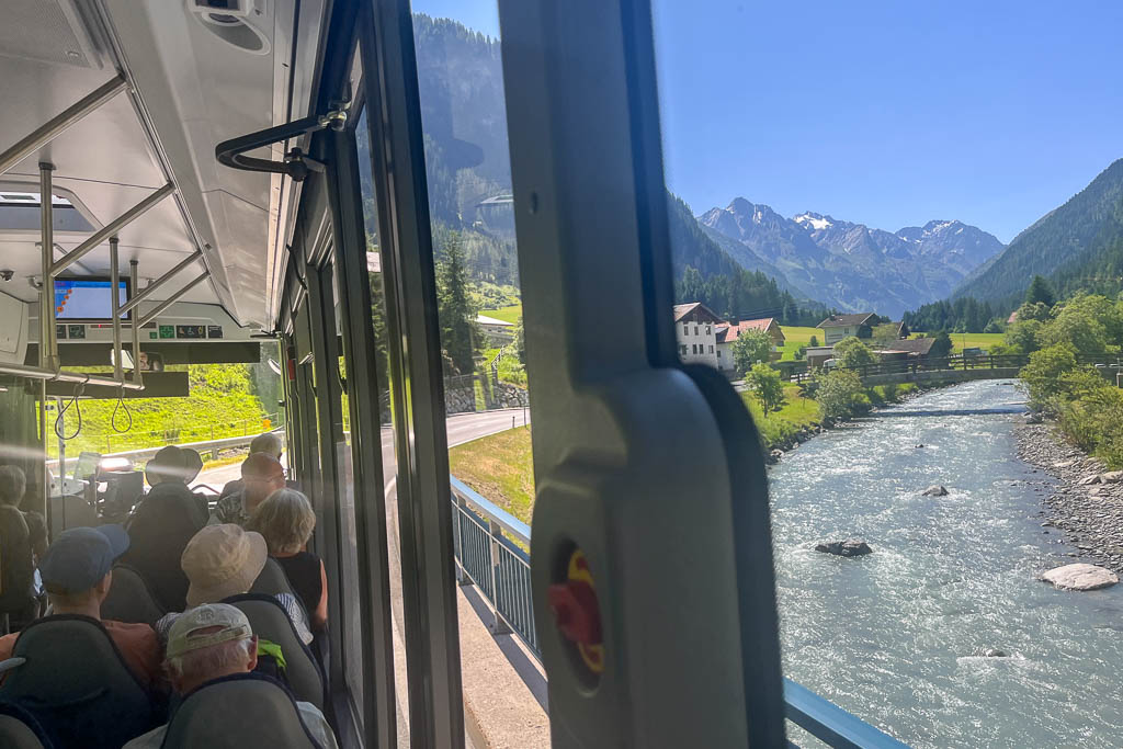 Bus durchs Pitztal
