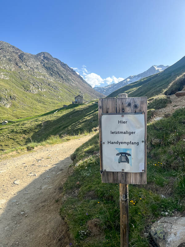 Letzter Handyempfang an der Martin-Busch-Hütte