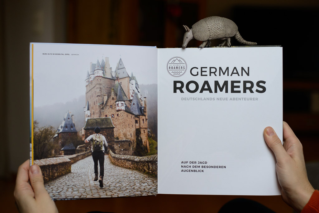 German Roamers - Deutschlands neue Abenteurer - Buchseite mit Foto der Burg Eltz