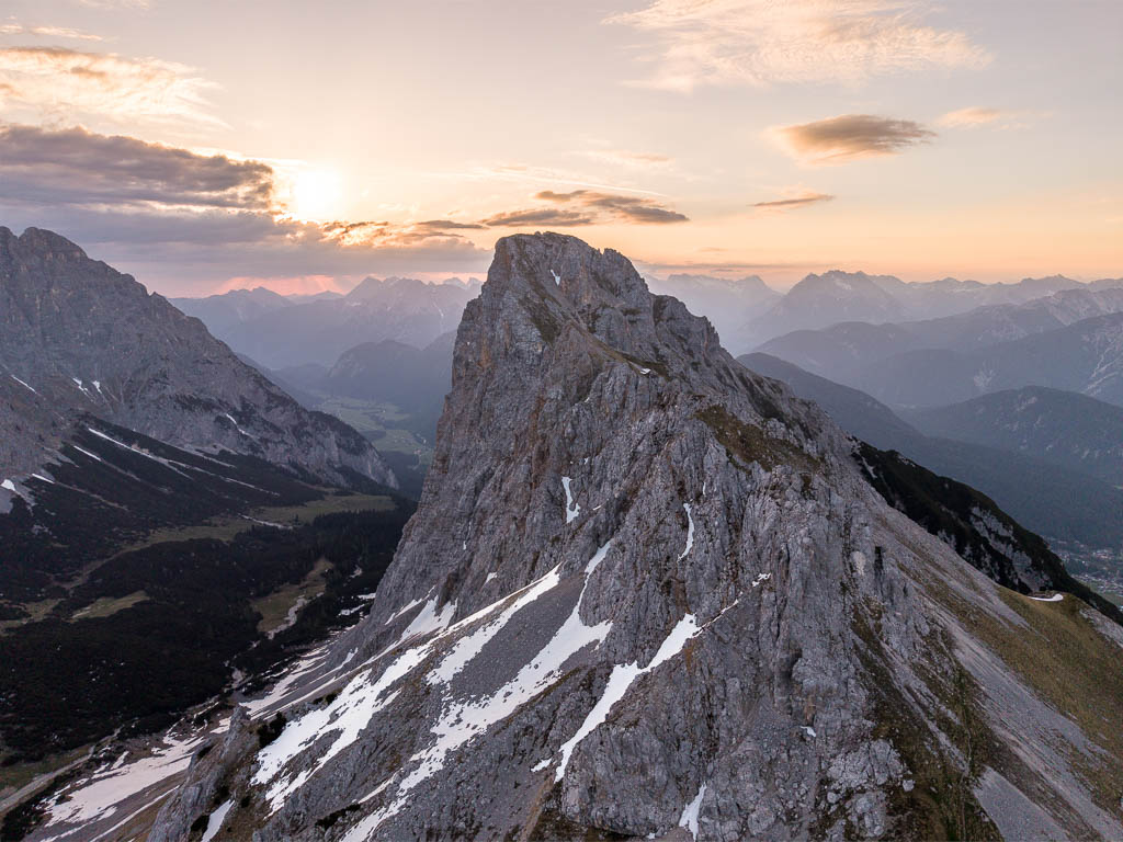 Gehrenspitze zum Sonnenaufgang mit der Drohne