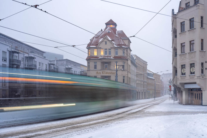 Straßenbahn am Klaustor in Halle (Saale)