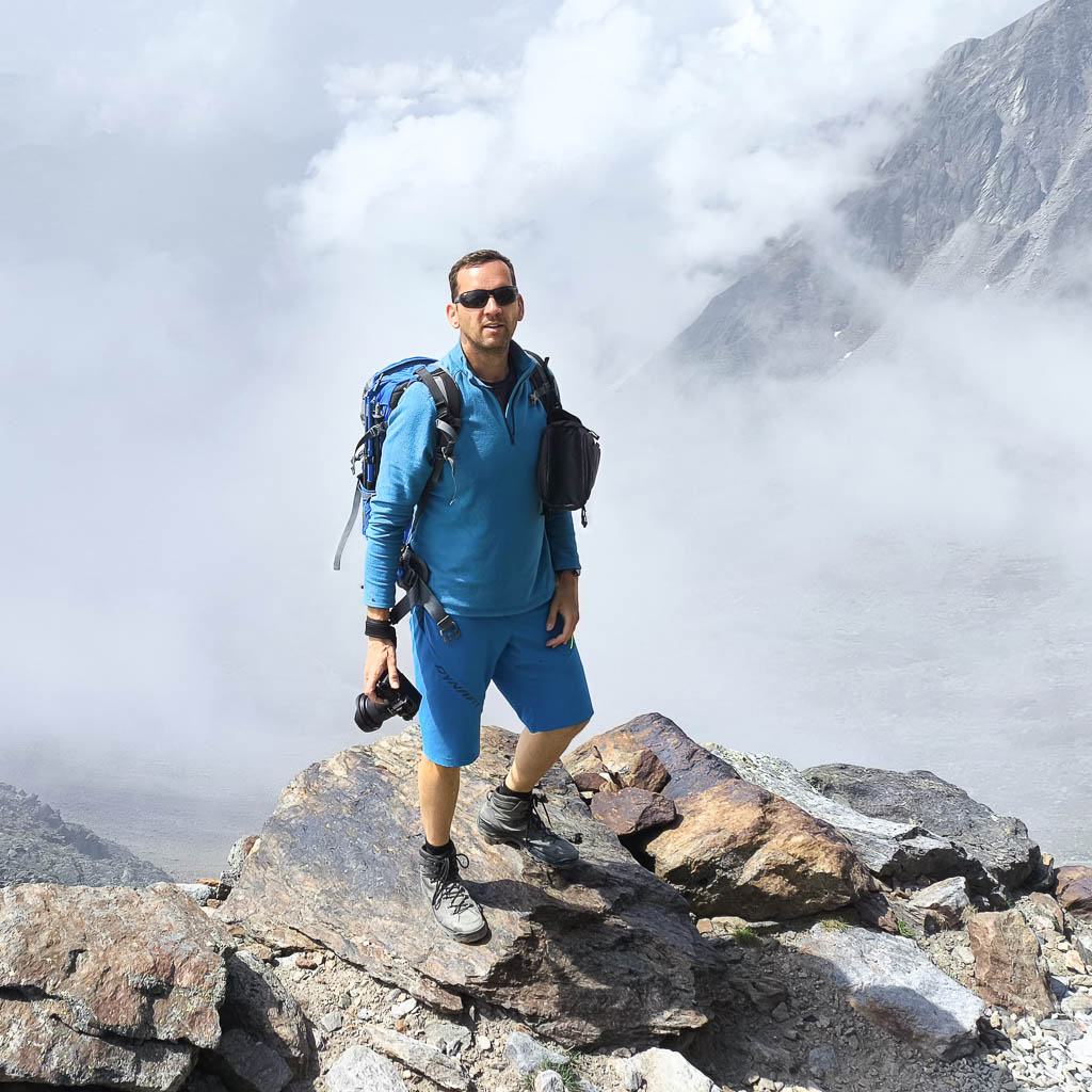Landschaftsfotograf Thomas von blogografie.de beim Fotografieren in den Alpen