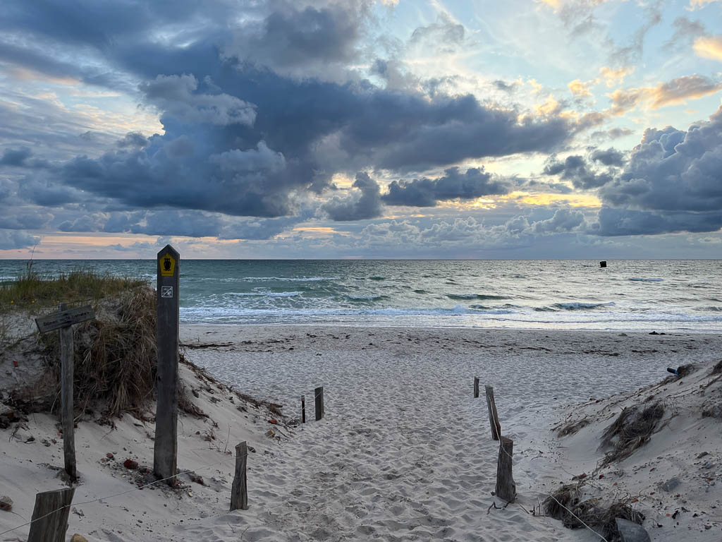 Blick zum Weststrand am Darßer Ort zum Sonnenuntergang