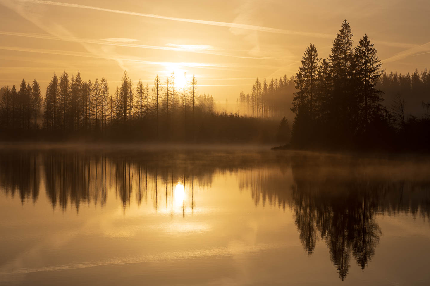 Magischer Sonnenaufgang am Ziegenberger Teich